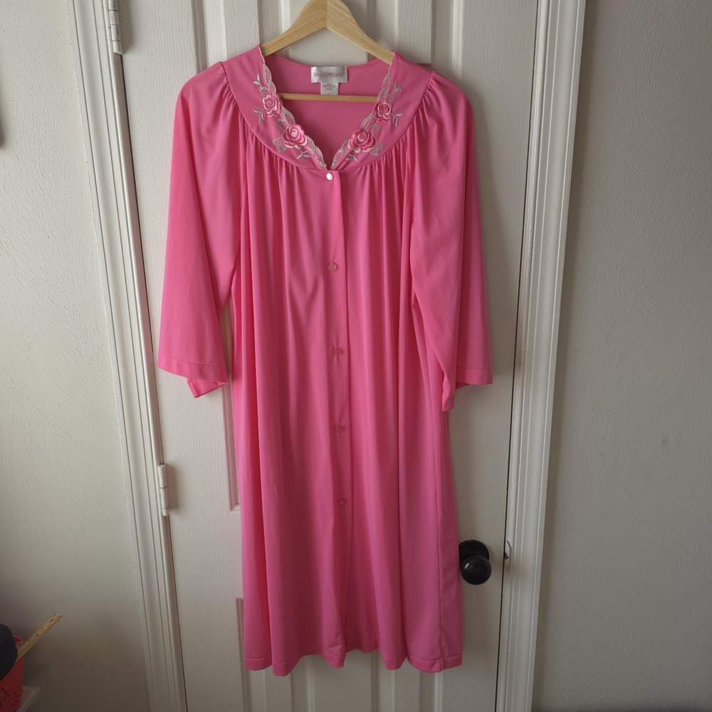 Shadowline Pink Button Front Robe Size Med Nylon Embellished